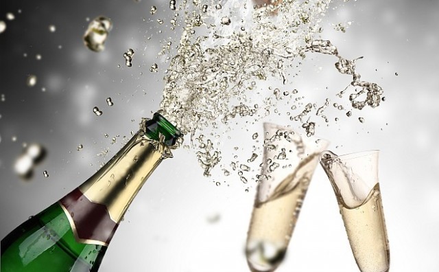 Pijte tri čaše šampanjca tjedno i rizik od Alzheimera je manji