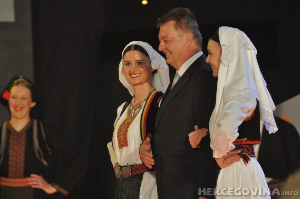 Prepuna dvorana na snimanju 'Lijepom našom' u Širokom Brijegu