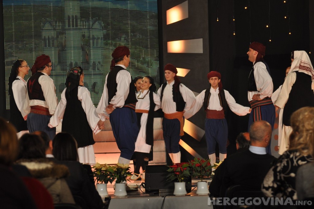 Prepuna dvorana na snimanju 'Lijepom našom' u Širokom Brijegu