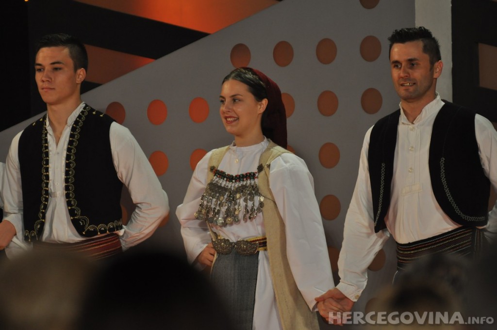 Prepuna dvorana na snimanju 'Lijepom našom' u Širokom Brijegu