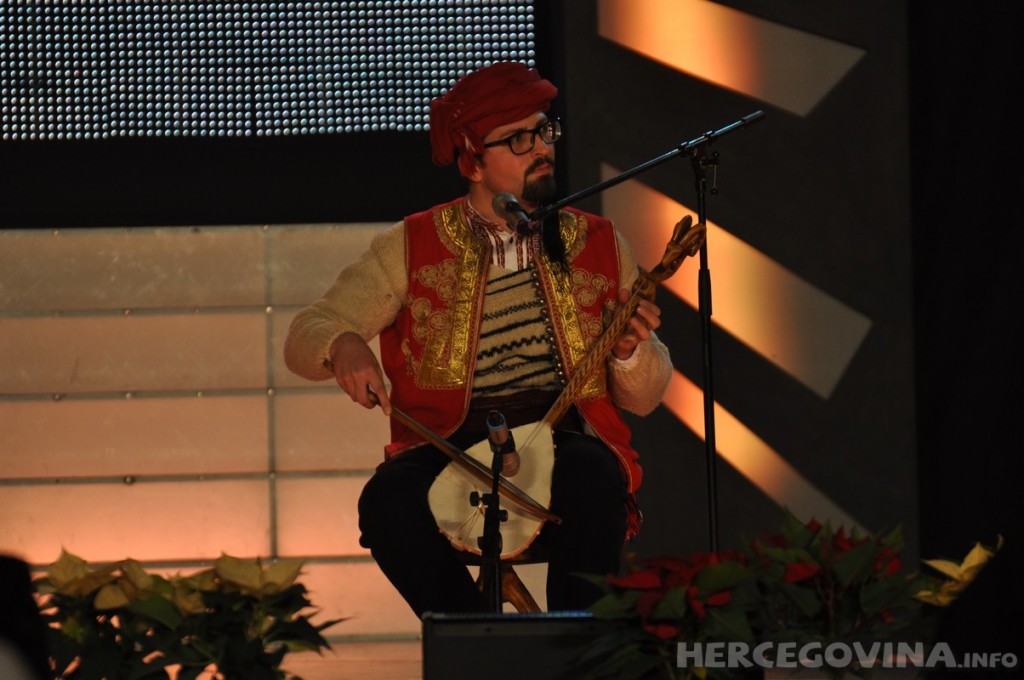 Prepuna dvorana na snimanju 'Lijepom našom' u Širokom Brijegu