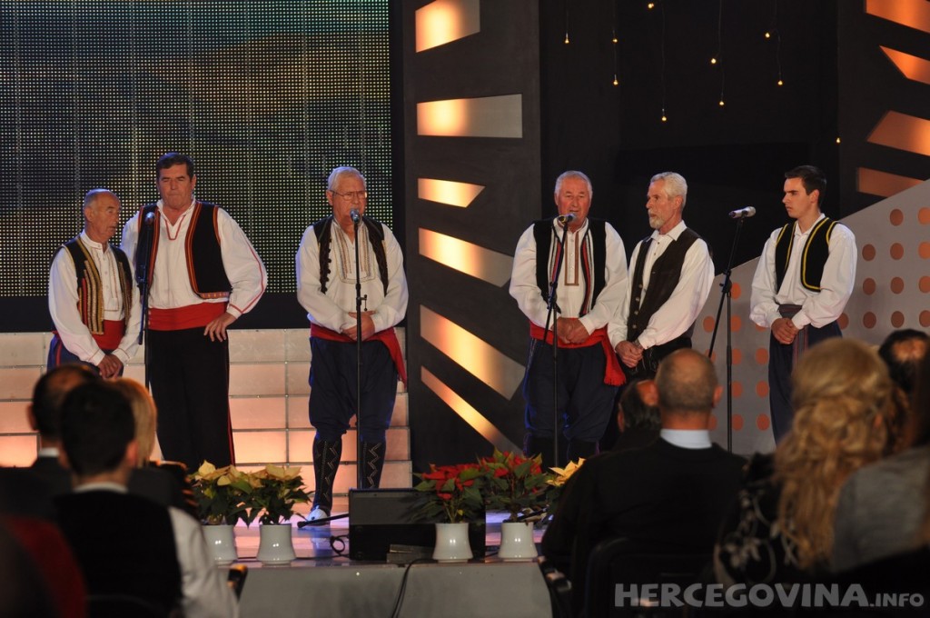 Prepuna dvorana na snimanju 'Lijepom našom' u Širokom Brijegu