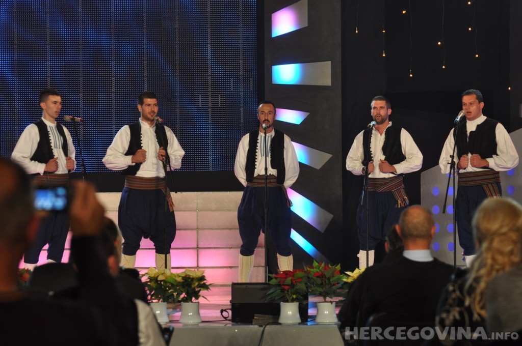 Prepuna dvorana na snimanju 'Lijepom našom' u Širokom Brijegu