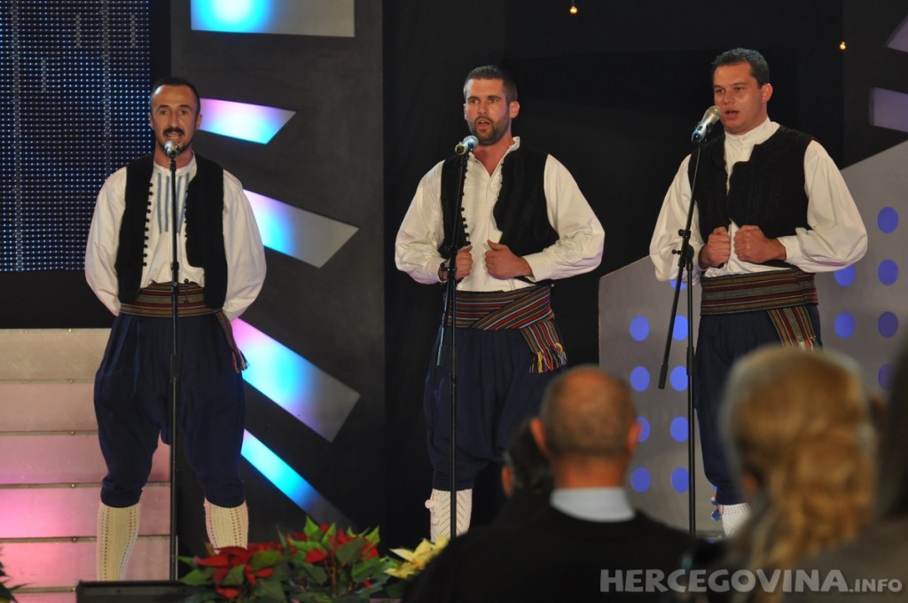 Prepuna dvorana na snimanju 'Lijepom našom' u Širokom Brijegu