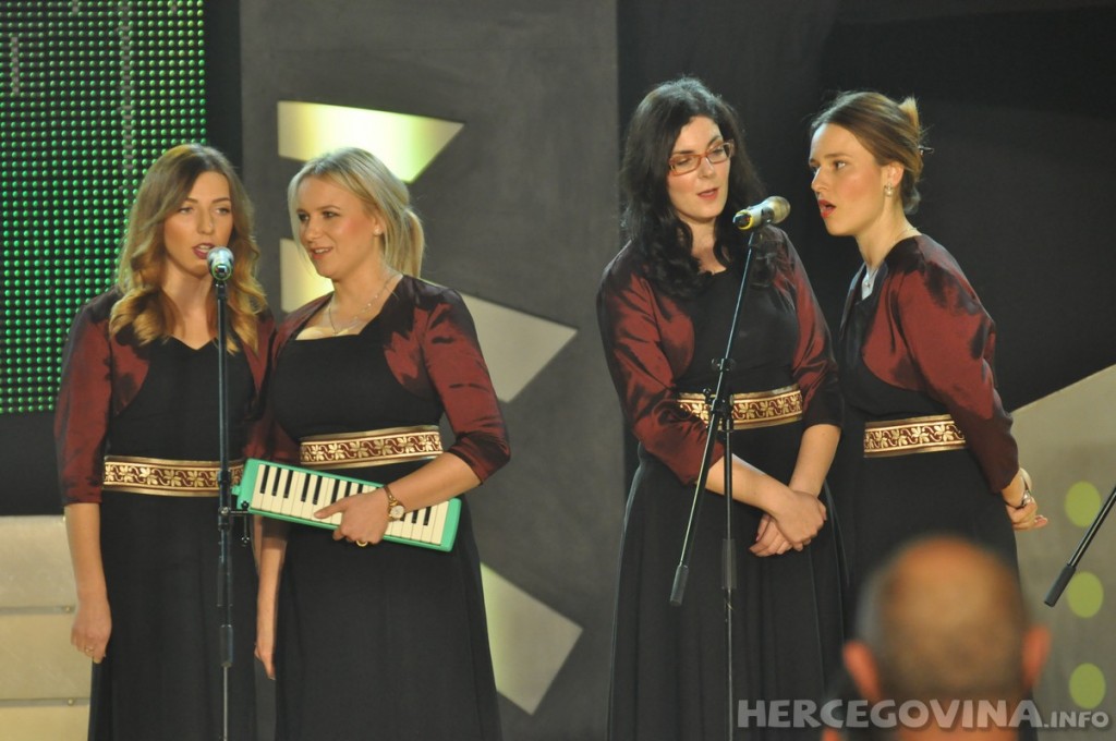 Prepuna dvorana na snimanju 'Lijepom našom' u Širokom Brijegu