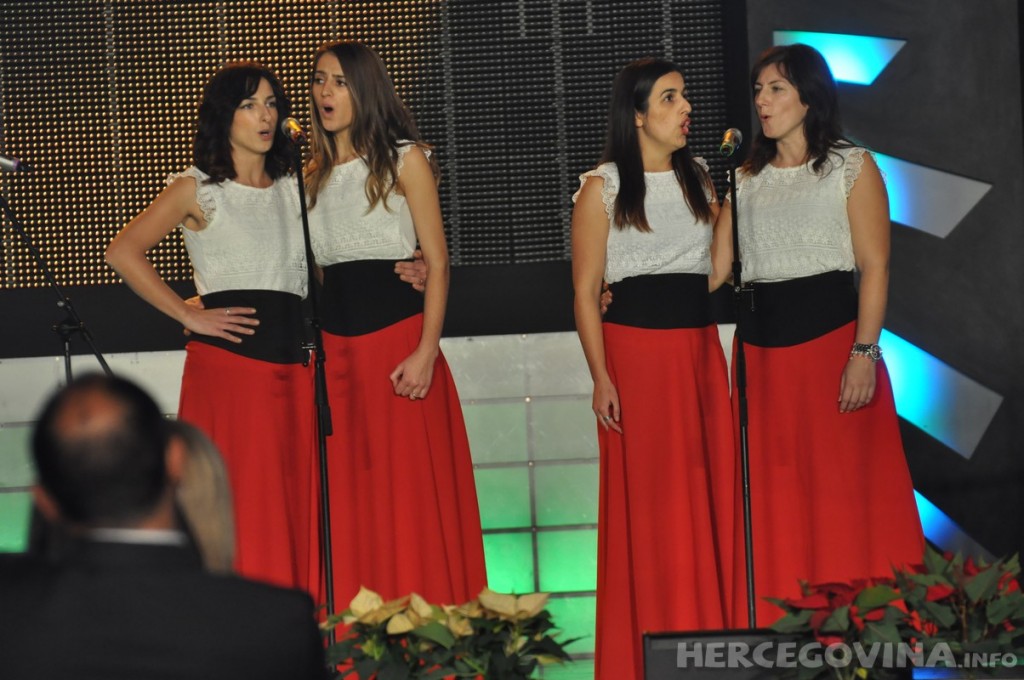 Prepuna dvorana na snimanju 'Lijepom našom' u Širokom Brijegu