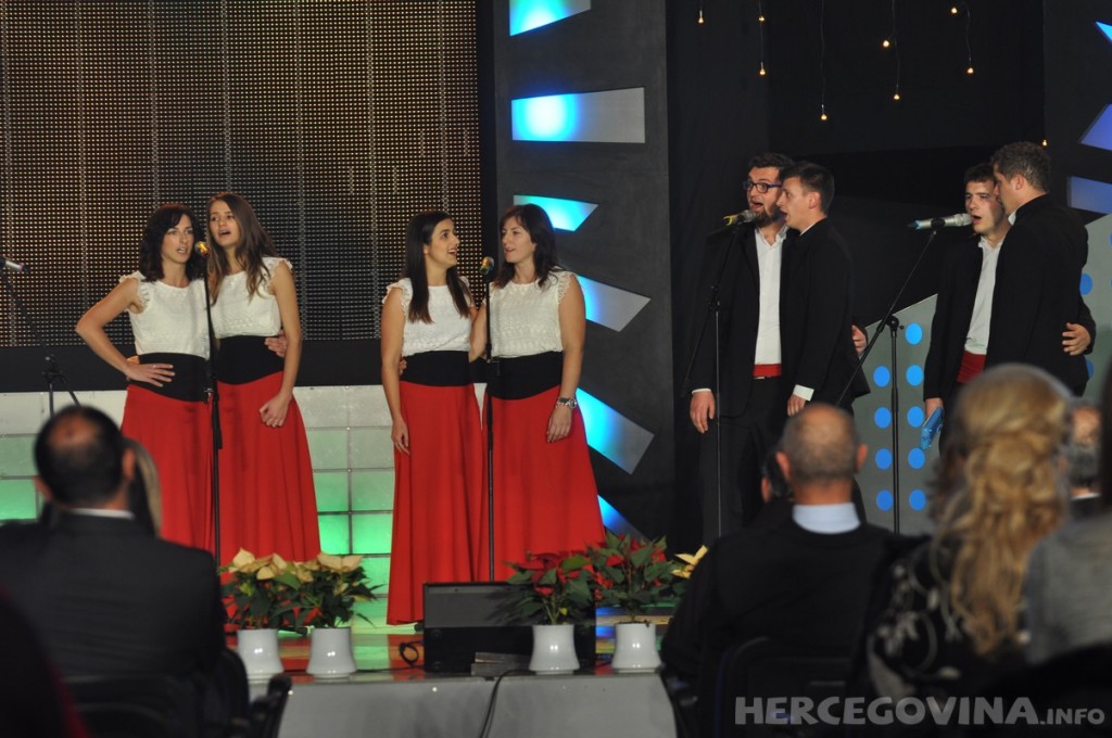 Prepuna dvorana na snimanju 'Lijepom našom' u Širokom Brijegu