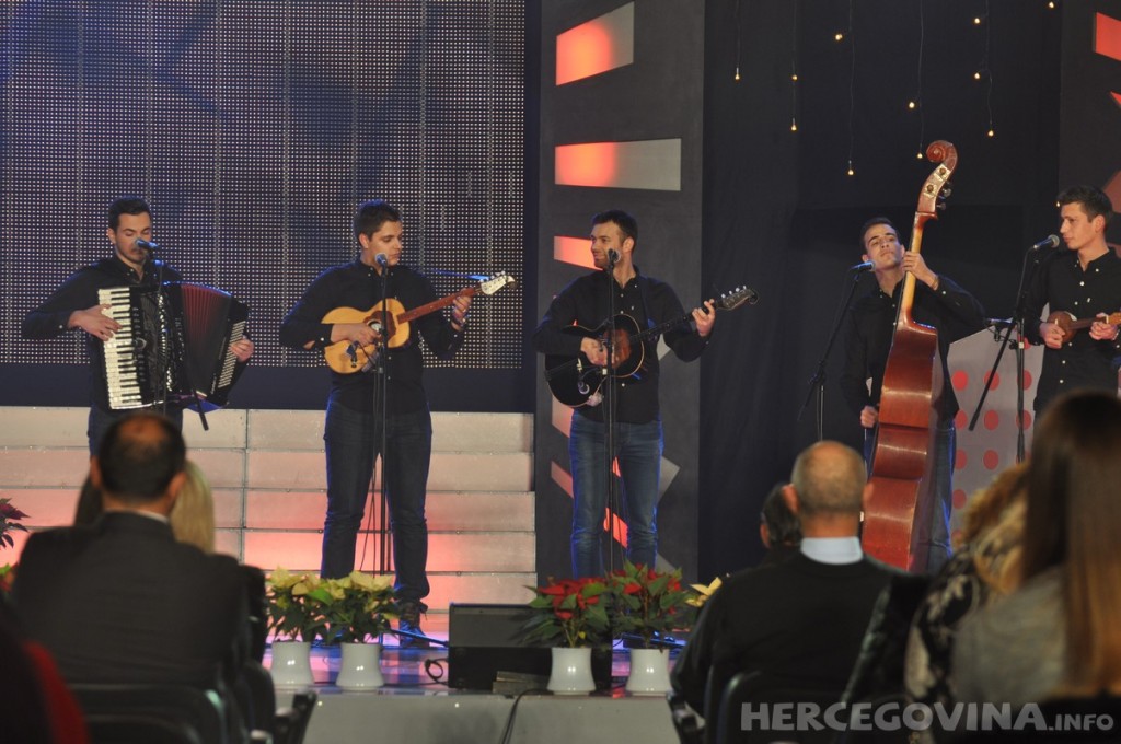 Prepuna dvorana na snimanju 'Lijepom našom' u Širokom Brijegu