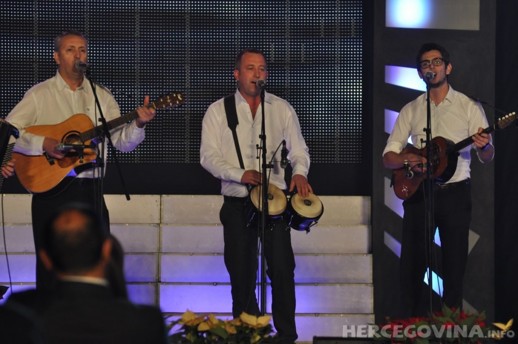 Prepuna dvorana na snimanju 'Lijepom našom' u Širokom Brijegu