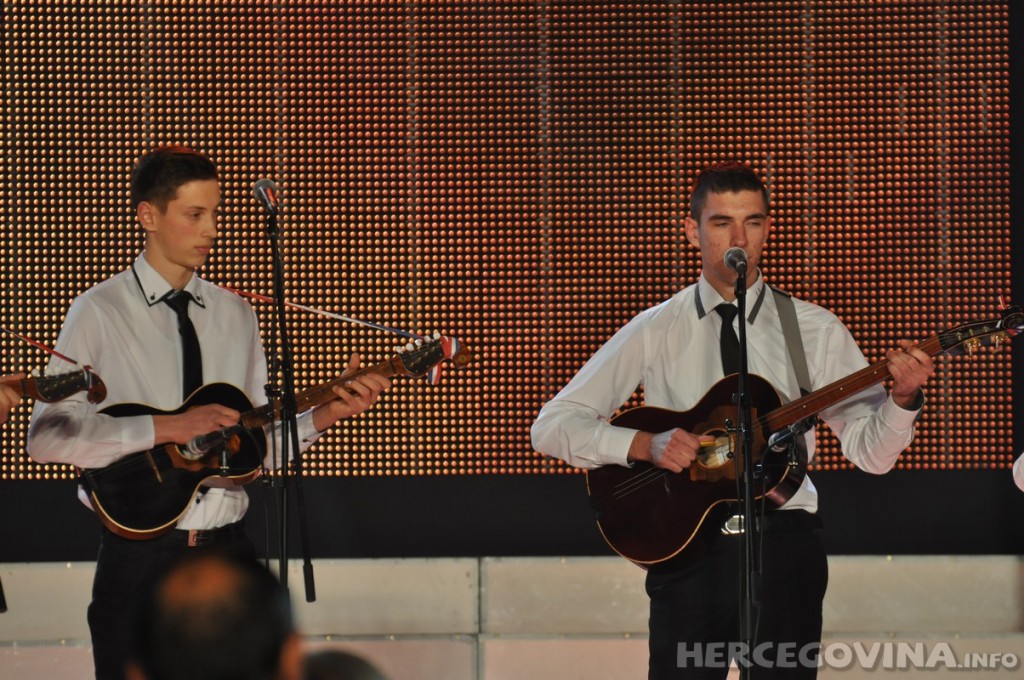 Prepuna dvorana na snimanju 'Lijepom našom' u Širokom Brijegu