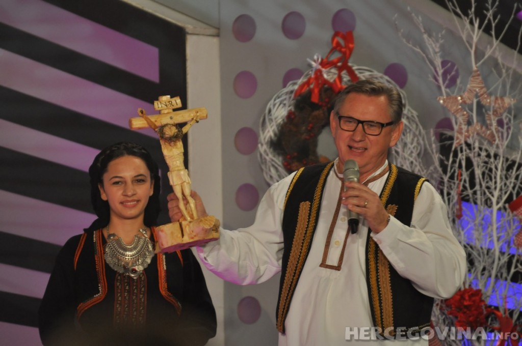 Prepuna dvorana na snimanju 'Lijepom našom' u Širokom Brijegu