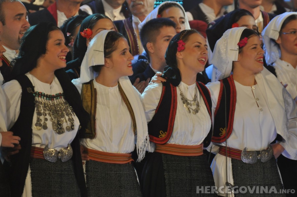 Prepuna dvorana na snimanju 'Lijepom našom' u Širokom Brijegu