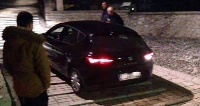 Mostar: Turski državljanin u unajmljenom vozilu pokušao preći preko Starog mosta
