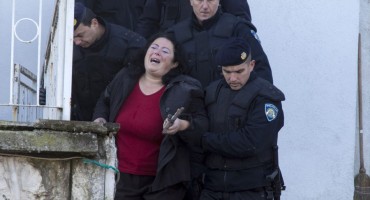 MUČNA DELOŽACIJA NA GRANICI RH I BiH Ruše im kuću jer tamo žele sagraditi novi granični prijelaz