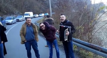  Urnebes: Pogledajte što se dogodi u BiH kad se stvori kolona vozila!