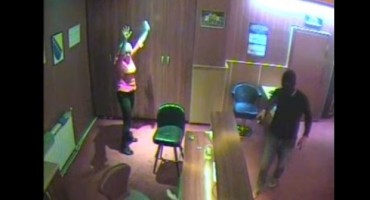 Sarajevo:Zaštitar hicem pogodio pljačkaša u pištolj!