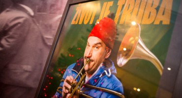 film, obiteljska komedija, život je truba