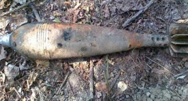 U Mostaru pored kontejnera pronađene granate