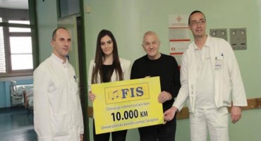 Pero Gudelj i FIS donirali 10.000 KM UKCS-u