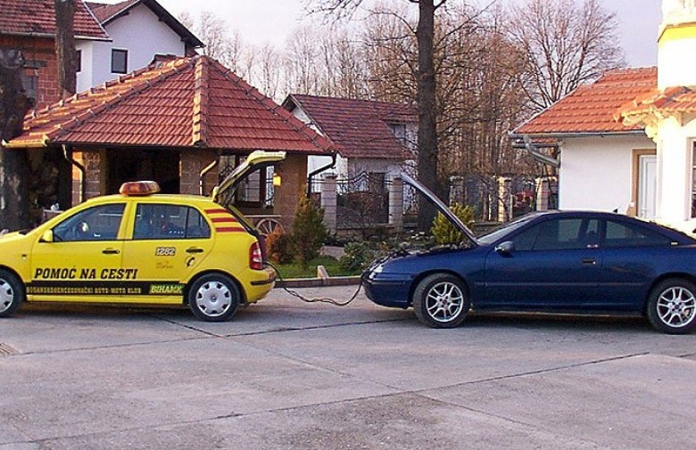 Većina vozača u BiH ne znaju da imaju pravo na besplatnu uslugu pomoći na cesti!