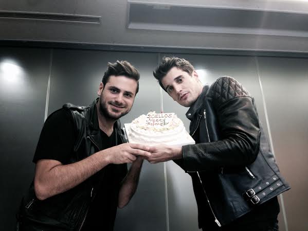 2Cellos danas slave peti rođendan!