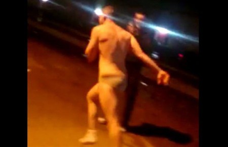 Izgubio opkladu zbog rukometaša pa morao trčati u gaćama
