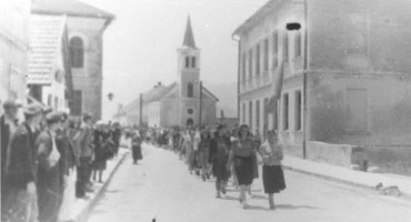 Božićni blagoslov obitelji u Bos. Petrovcu nakon 75 godina