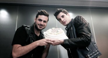 2Cellos danas slave peti rođendan! 