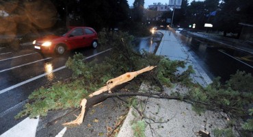 'Tornado', kiša, tuča poharalo dijelove Splita