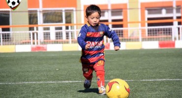 Murtaz Ahmadi, Lionel Messi, dres
