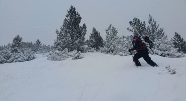 Helikopter još nije uzletio – na Veliki Vran u potragu krenulo 111 ljudi i četiri potražna psa 