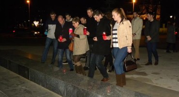 Svijeće u spomen na preminulog dr. Slobodana Langa: Hvala  jer ste spasili Hrvate središnje Bosne