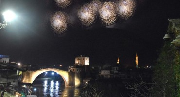 Mostar vatrometom proslavio predaju zahtijeva BiH za članstvo u EU