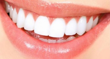 bijeli zubi, kava, čaj, vino, pasta za zube, zubi, bijeli zubi, pranje zuba, zubi, pranje, istina, žuti zubi , izbjeljivanje, namirnice, zubi, beba, zubi, zubi, pranje zuba, greške, plomba  , zubi, žuti zubi , bijeli zubi, pokvareni zubi 