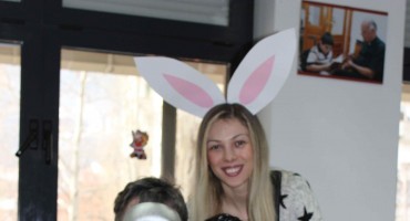  Mostar: Volonteri  pod maskama razveselili korisnike Svete Obitelji