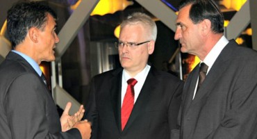 Partijska zadaća - Rušiti Hasanbegovića, Radman ne smije pasti! 