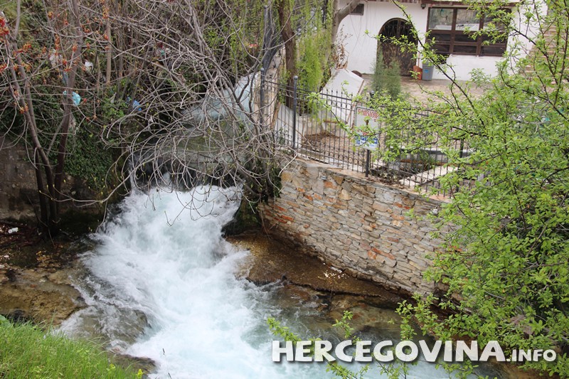 Mostar miriše u proljeće: Prekrasne fotografije centra Hercegovine