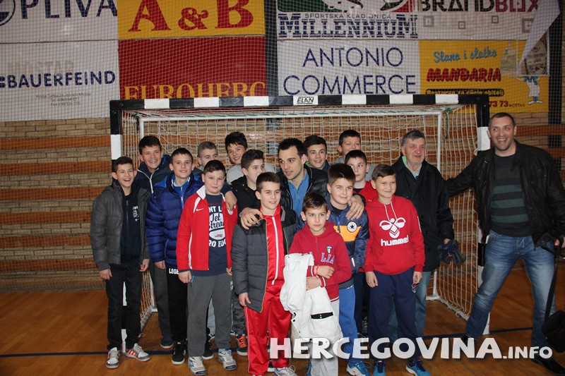 Marino Marić bodrio Zrinjski i izazvao oduševljenje u dvorani na Bijelom Brijegu