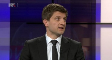 Marić najavio smanjenje mase plaća i otkaze u javnoj upravi