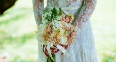 Ovo je pravi razlog zašto mladenke bacaju buket 