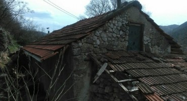 Mostar: Pomozimo ženi koja samo želi da se okupa u pravoj kupoaonici