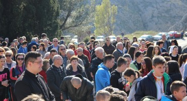 Križni put na Humu, na Veliki petak, 19. travnja 2019., u 15 sat