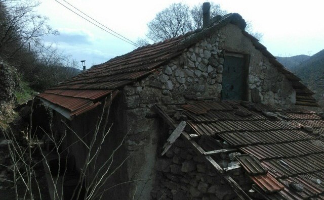 Mostar: Pomozimo ženi koja samo želi da se okupa u pravoj kupoaonici