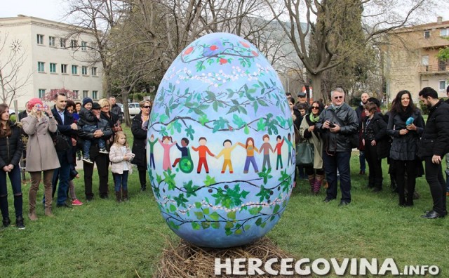 SRAMOTNO: Gradskom odboru SDA smeta i Uskrsno jaje u parku Zrinjevac