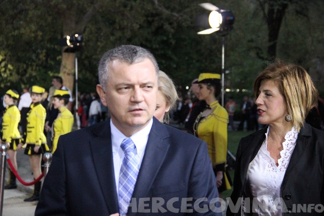 Večernjakov pečat: Osoba godine glumac Enis Bešlagić