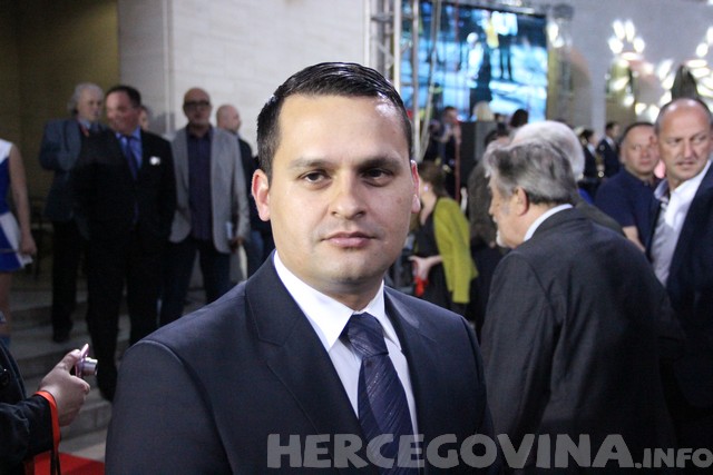 Večernjakov pečat: Osoba godine glumac Enis Bešlagić