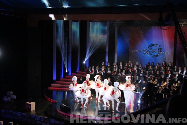 Večernjakov pečat: Osoba godine glumac Enis Bešlagić