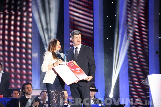 Večernjakov pečat: Osoba godine glumac Enis Bešlagić