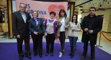 DM sretnim dobitnicima uručio automobile VW Golf VII