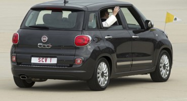 Papin Fiat 500L prodan za 300 tisuća dolara
